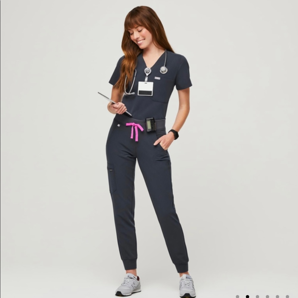 DISCOUNTED Figs scrubs- never worn in hospital - only training!